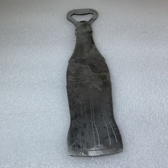 VINTAGE COCA-COLA Bottle Shaped Bottle Opener Flat Great for the Coke Bar - Picture 4 of 11